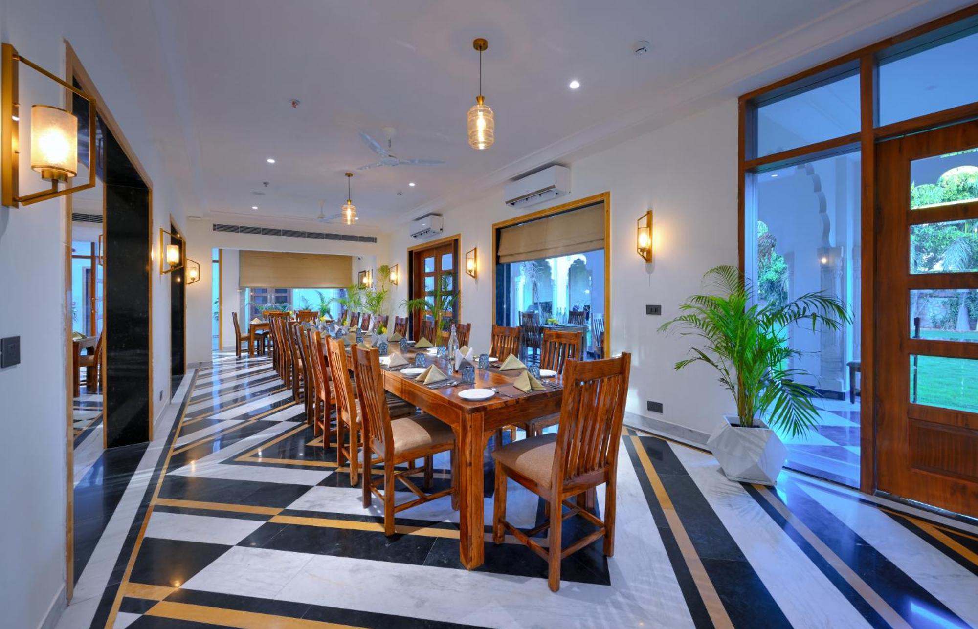โรงแรมรัมทัมบอร์ พาฆะ พาเลซ ซาวาย มาโดปูร์ ภายนอก รูปภาพ
