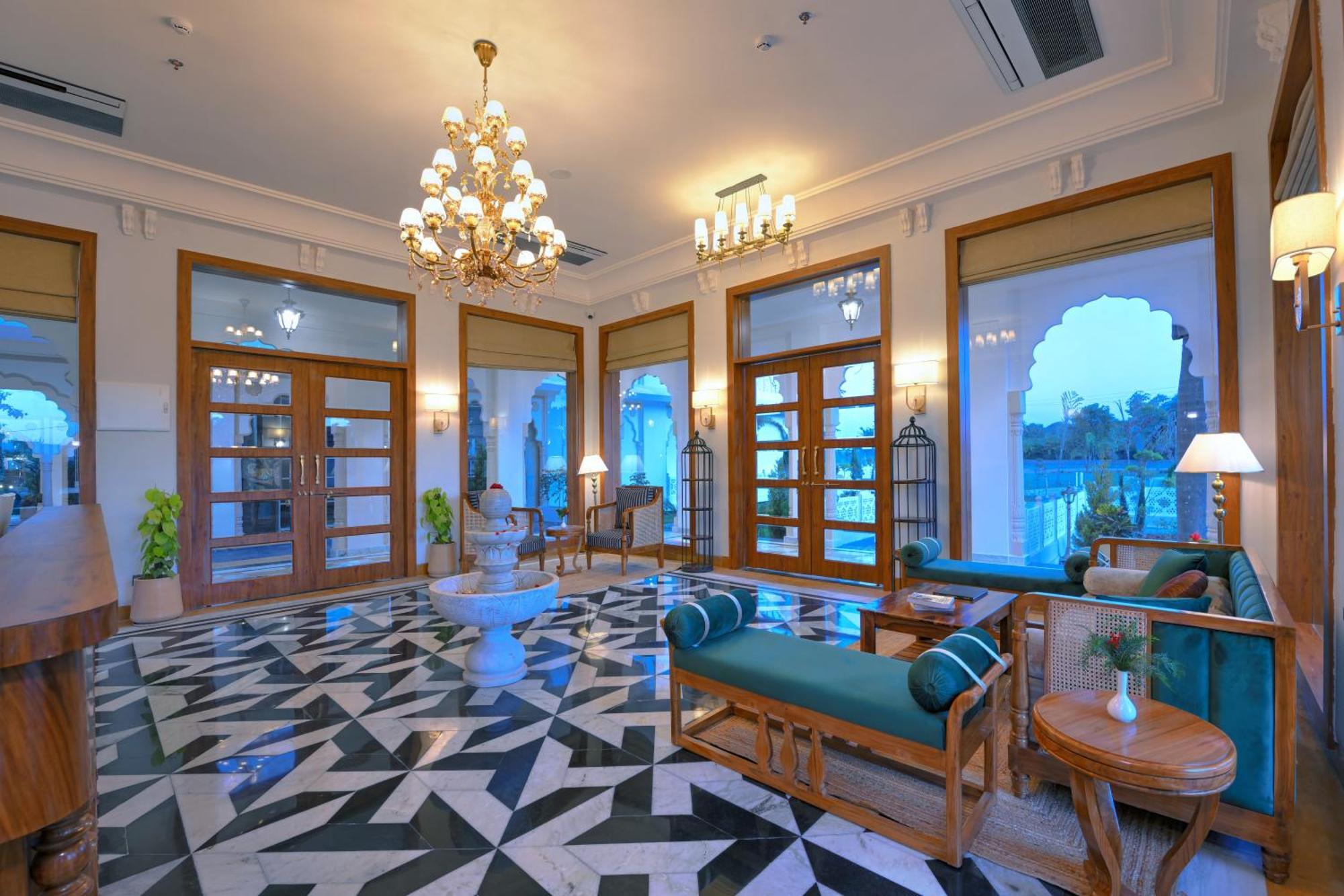 โรงแรมรัมทัมบอร์ พาฆะ พาเลซ ซาวาย มาโดปูร์ ภายนอก รูปภาพ